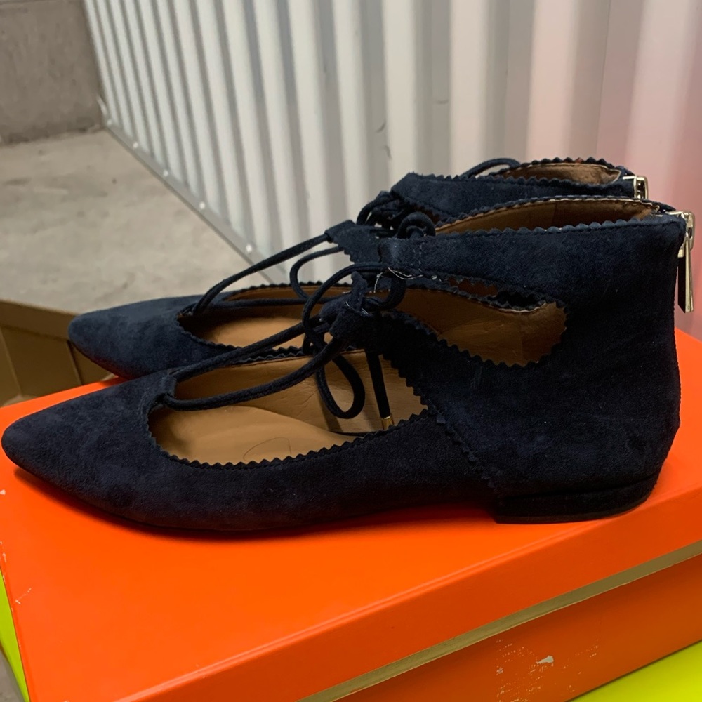 Flats - Picture 2 of 4